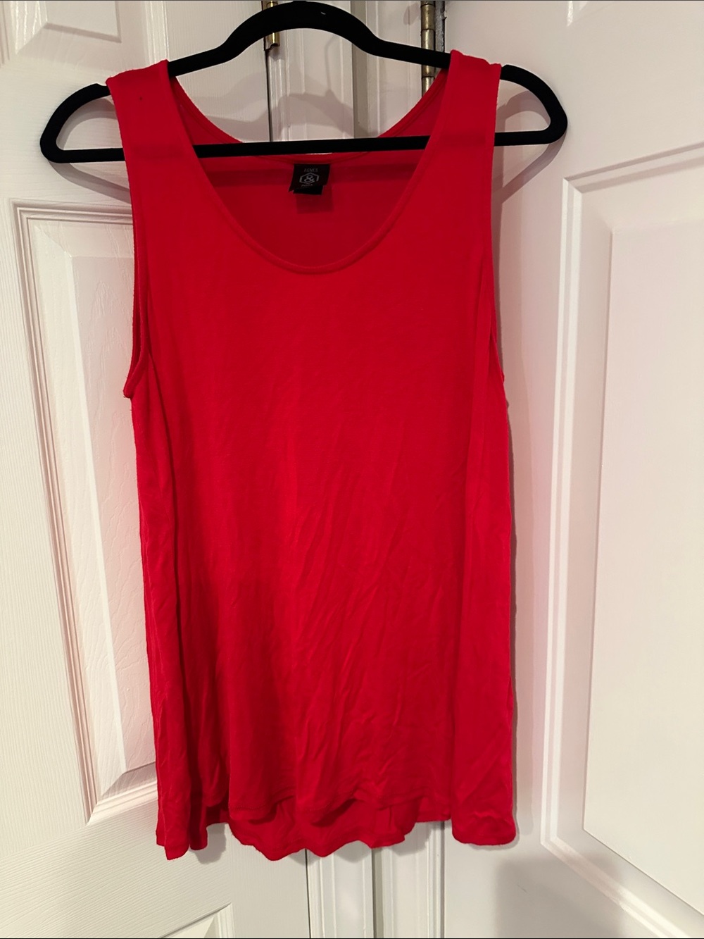 Agnes & Dora Red Sleeveless Women's Tank Top